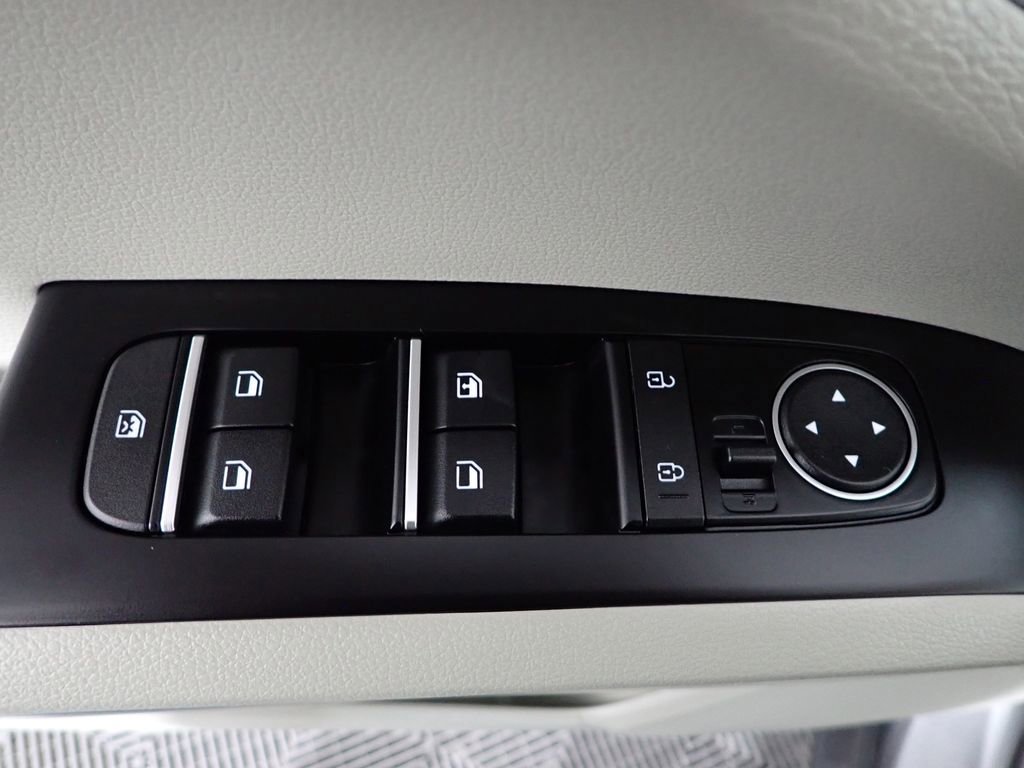 Used 2025 Kia Soul LX w/ LX Technology Package image 23