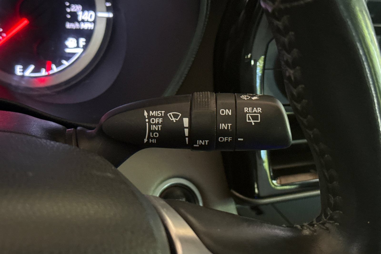 Used 2021 Toyota Highlander LE AWD/4WD image 35
