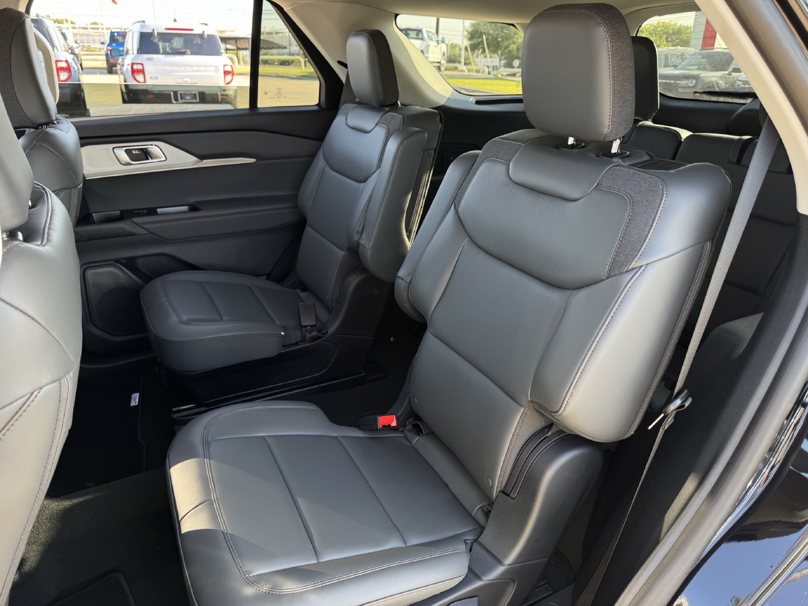New 2026 Ford Explorer Active w/ Active Comfort Package RWD image 25