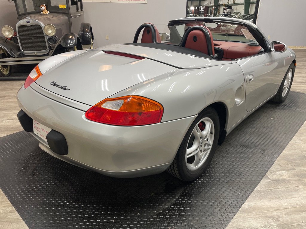 Used 2000 Porsche Boxster image 10