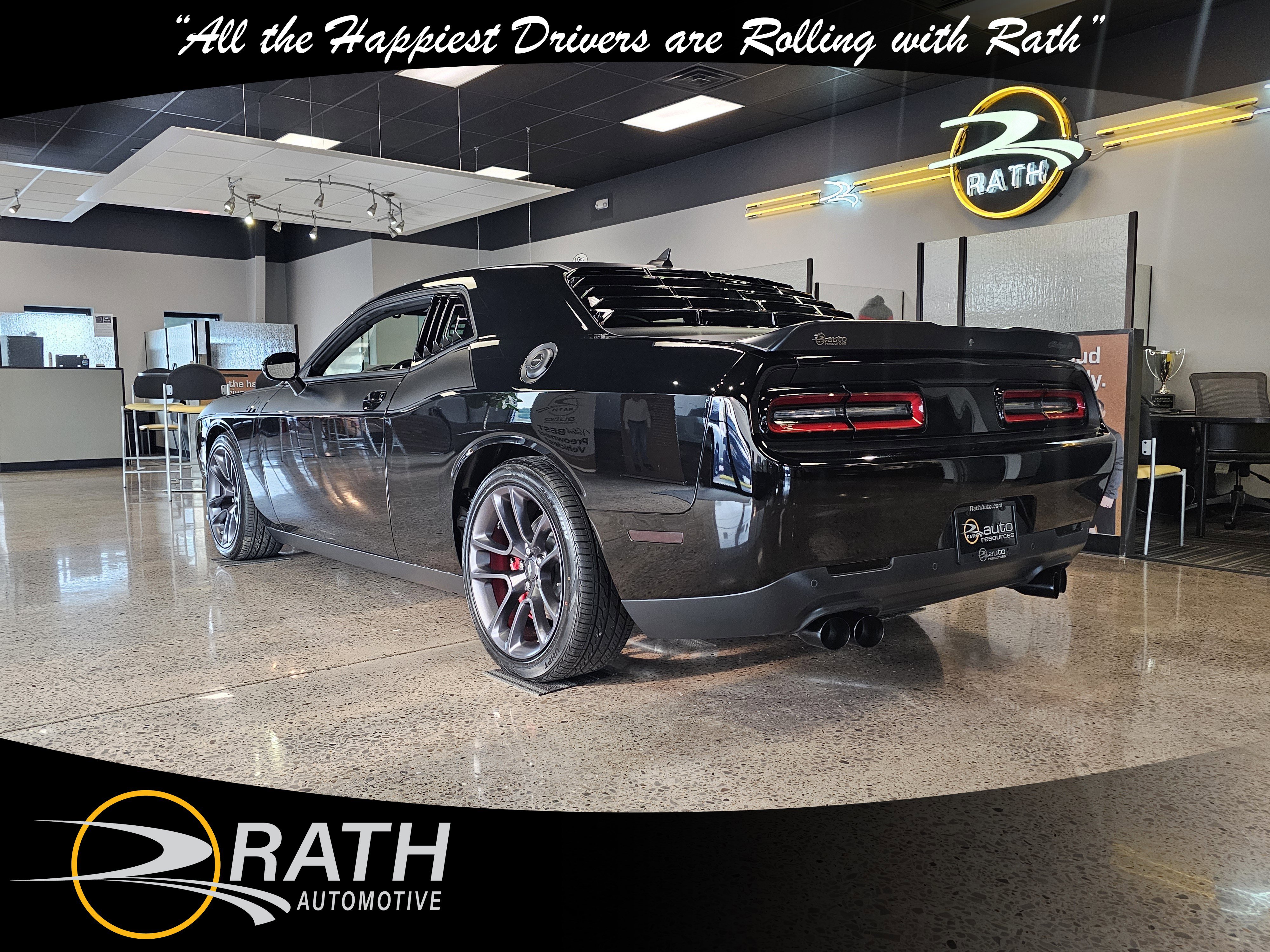 Used 2023 Dodge Challenger R/T w/ T/A Package image 10