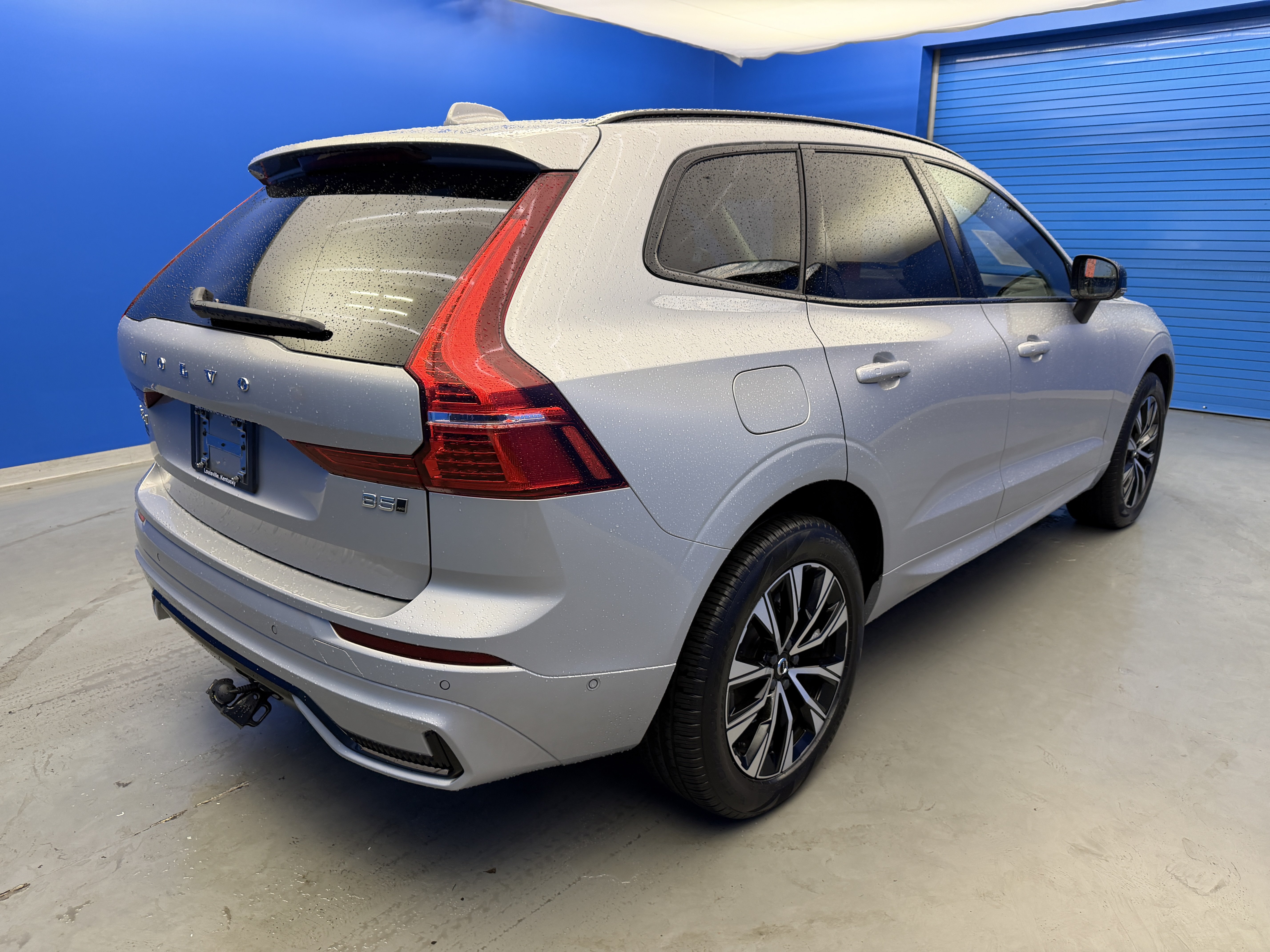 Used 2025 Volvo XC60 B5 Plus AWD/4WD image 7