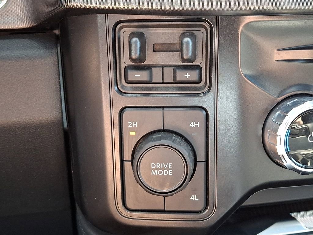 Used 2025 Ford F450 Platinum w/ FX4 Off-Road Package image 28