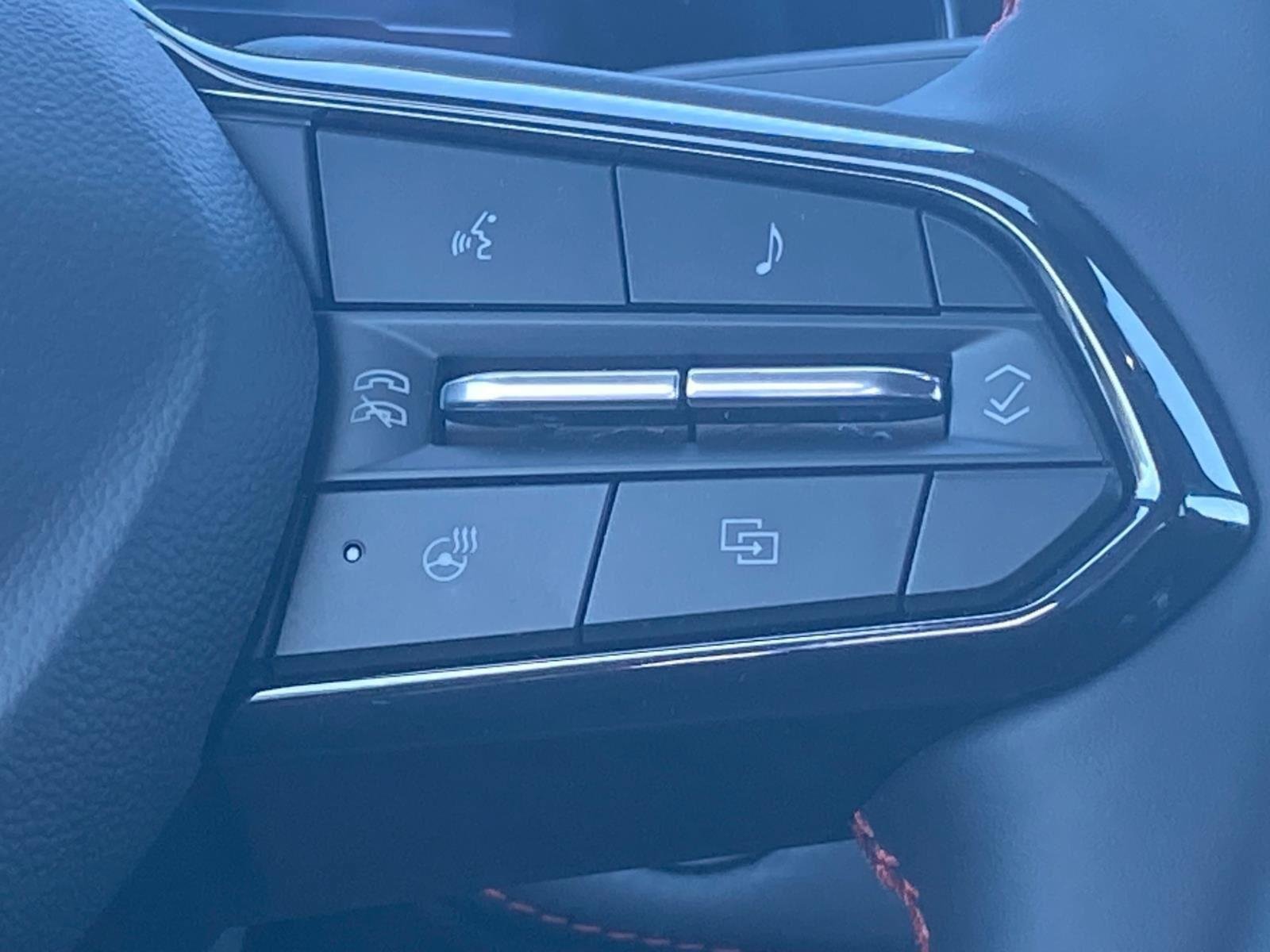 New 2026 Chevrolet Equinox RS w/ Convenience Package III FWD image 4