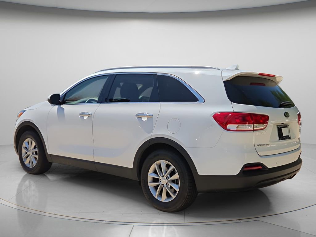 Used 2016 Kia Sorento LX w/ LX Convenience Package image 6