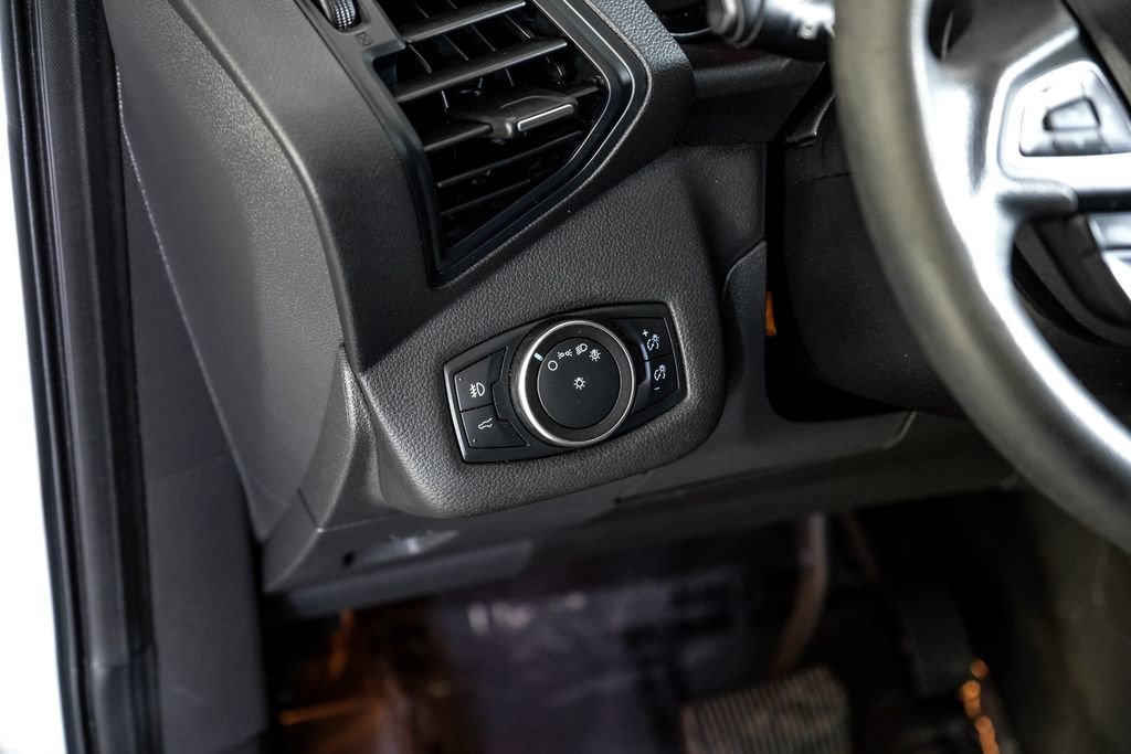 Used 2019 Ford Escape SE image 27