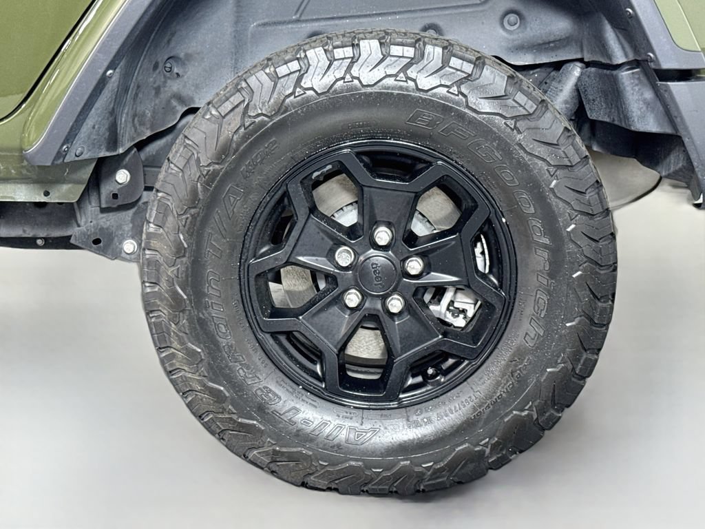 Used 2023 Jeep Wrangler Unlimited Rubicon 4xe AWD/4WD image 11