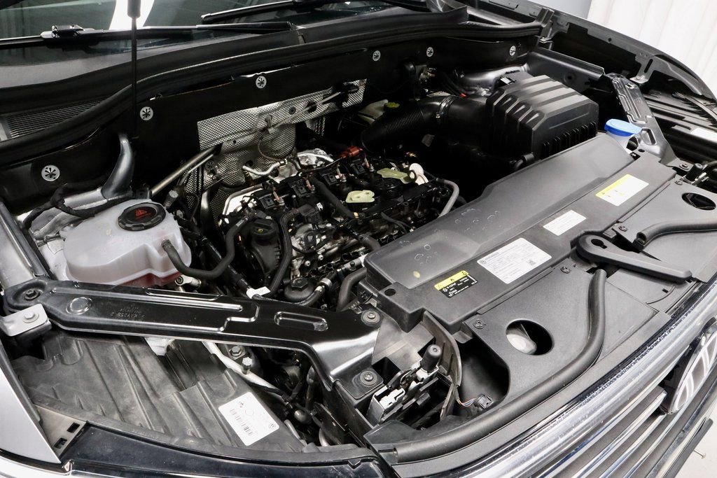 Used 2025 Volkswagen Atlas SE image 16