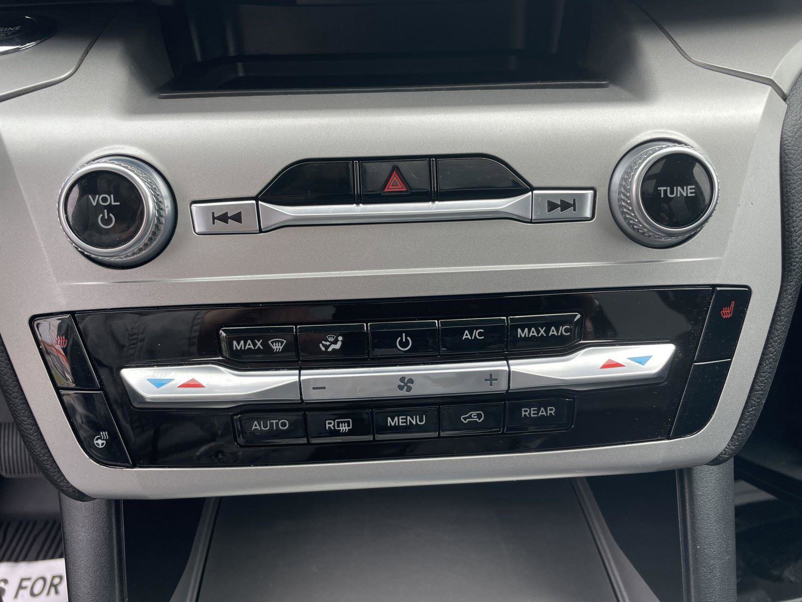 Certified 2022 Ford Explorer XLT w/ Equipment Group 202A image 19