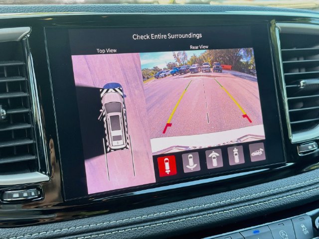Used 2025 Chrysler Pacifica Select FWD image 14