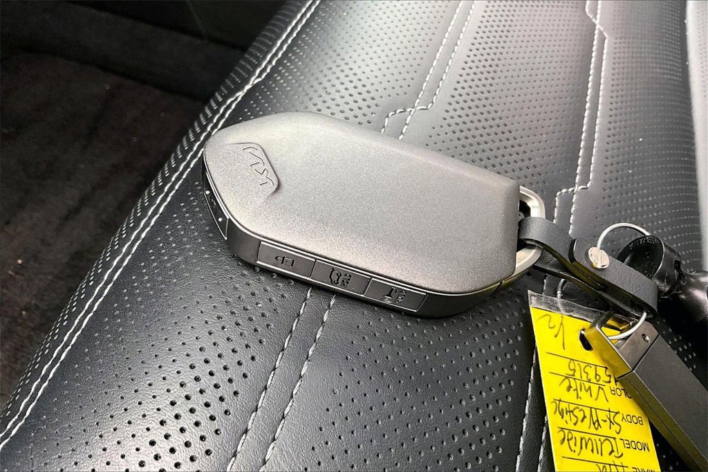 Used 2024 Kia Telluride SX Prestige image 11