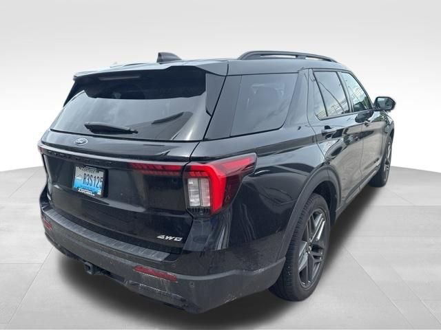 Used 2025 Ford Explorer ST-Line w/ Premium Package AWD/4WD image 4