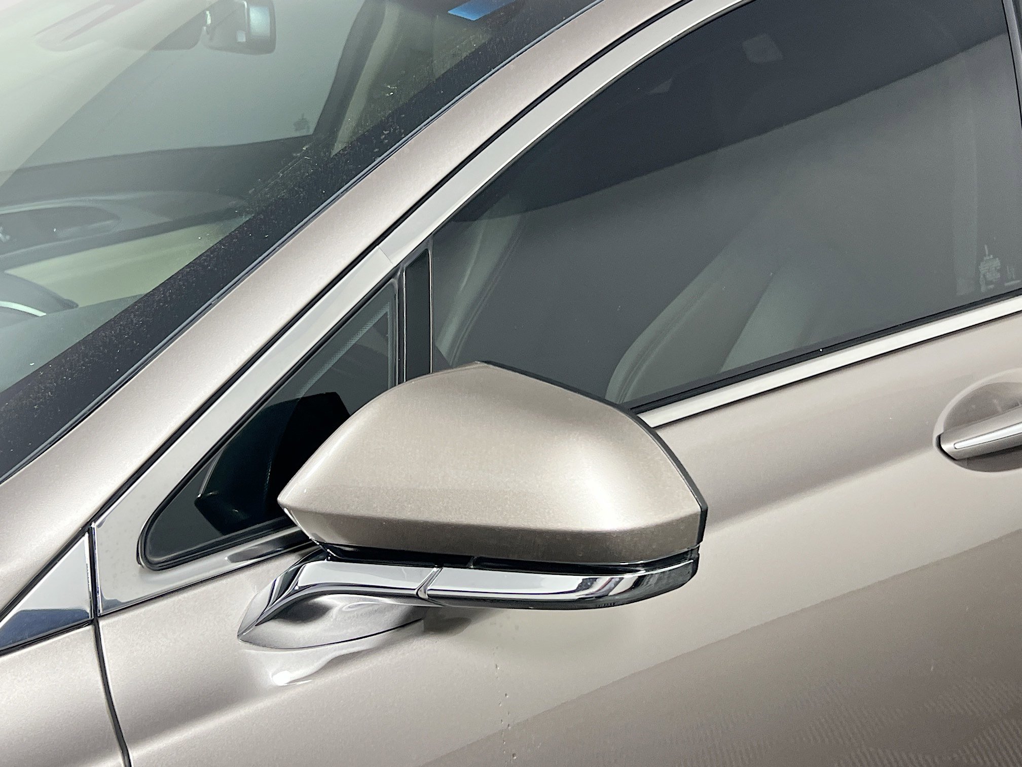 Used 2020 Lincoln MKZ w/ Convenience Package FWD image 12