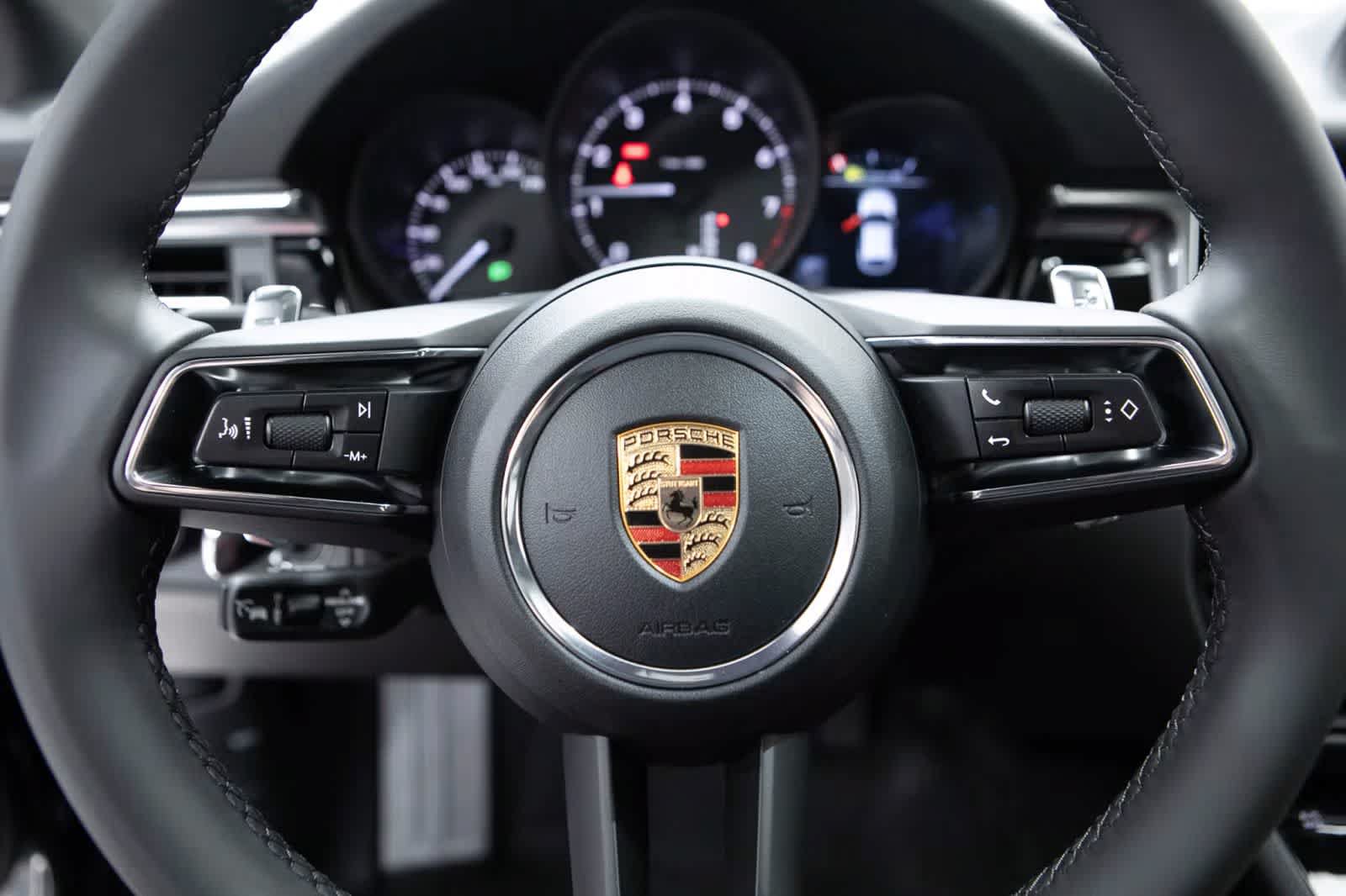 Used 2026 Porsche Macan AWD/4WD image 14