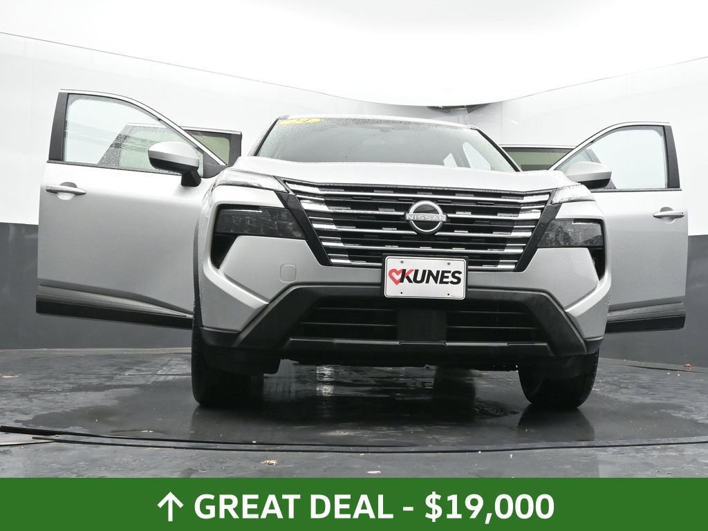 Used 2024 Nissan Rogue SV image 71