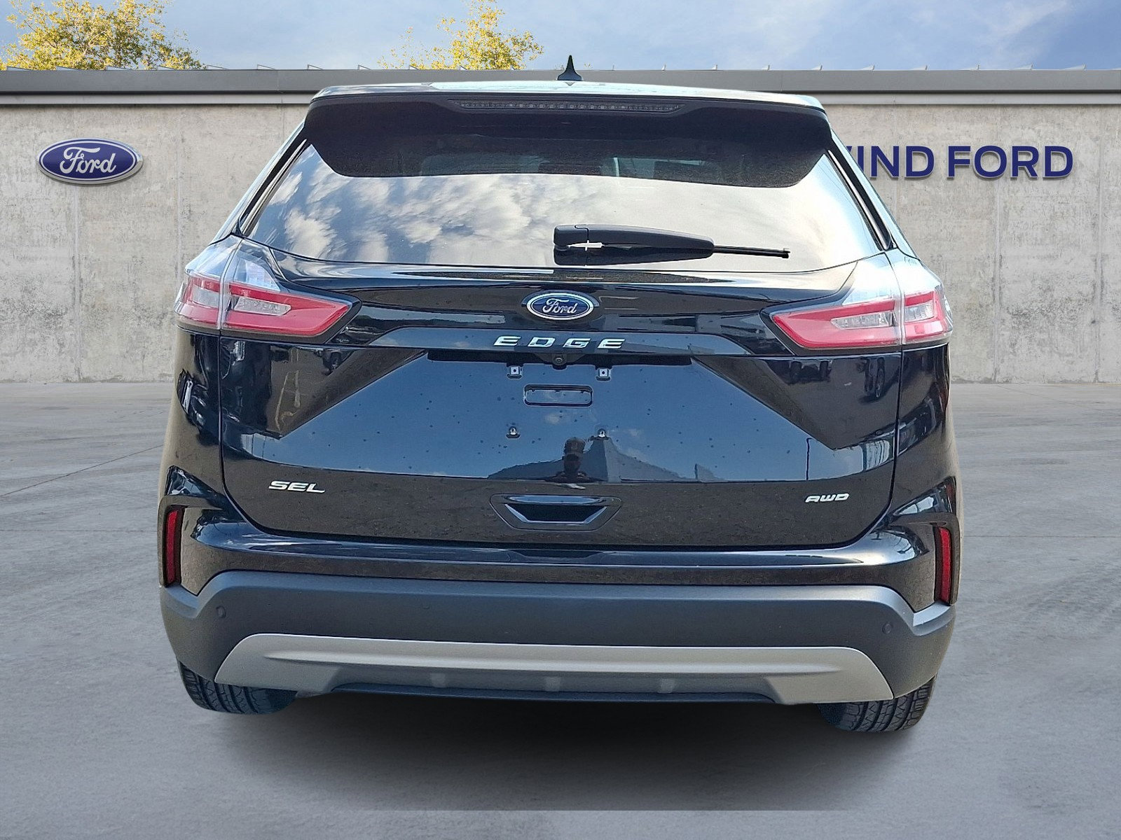 Used 2024 Ford Edge SEL w/ Convenience Package AWD/4WD image 5