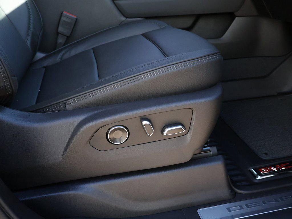 New 2026 GMC Sierra 2500 Denali w/ Denali Reserve Package image 9