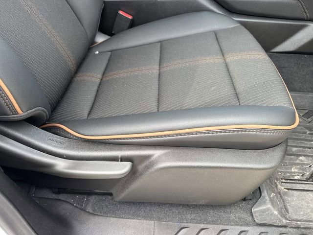 Used 2025 GMC Canyon AT4 image 14