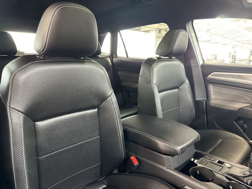 Certified 2023 Volkswagen Atlas Cross Sport SE w/ Panoramic Sunroof Package FWD image 27