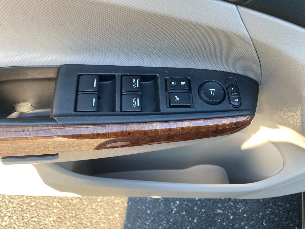 Used 2011 Honda Accord EX image 12