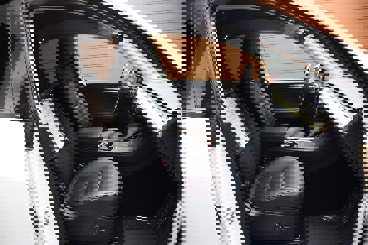 Used 2022 Tesla Model Y Long Range image 42