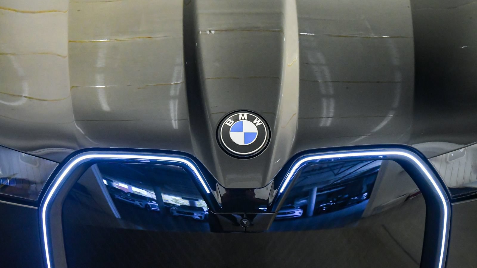 Used 2026 BMW iX xDrive60 w/ M Sport Package AWD/4WD image 8