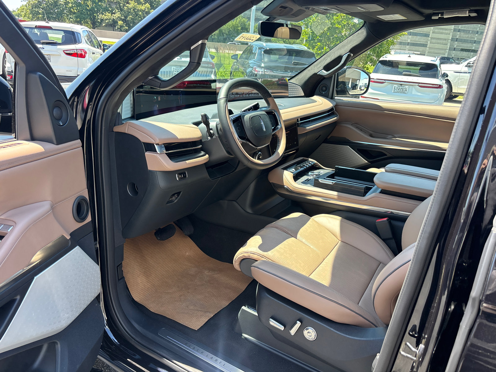 New 2026 Lincoln Navigator L Black Label AWD/4WD image 24