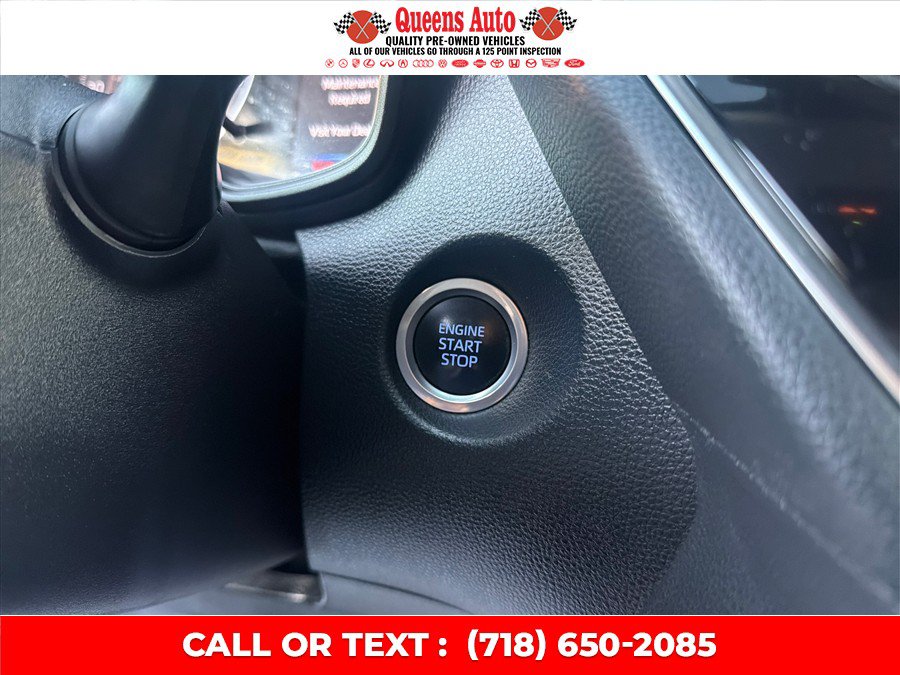 Used 2022 Toyota Corolla Cross LE AWD/4WD image 42