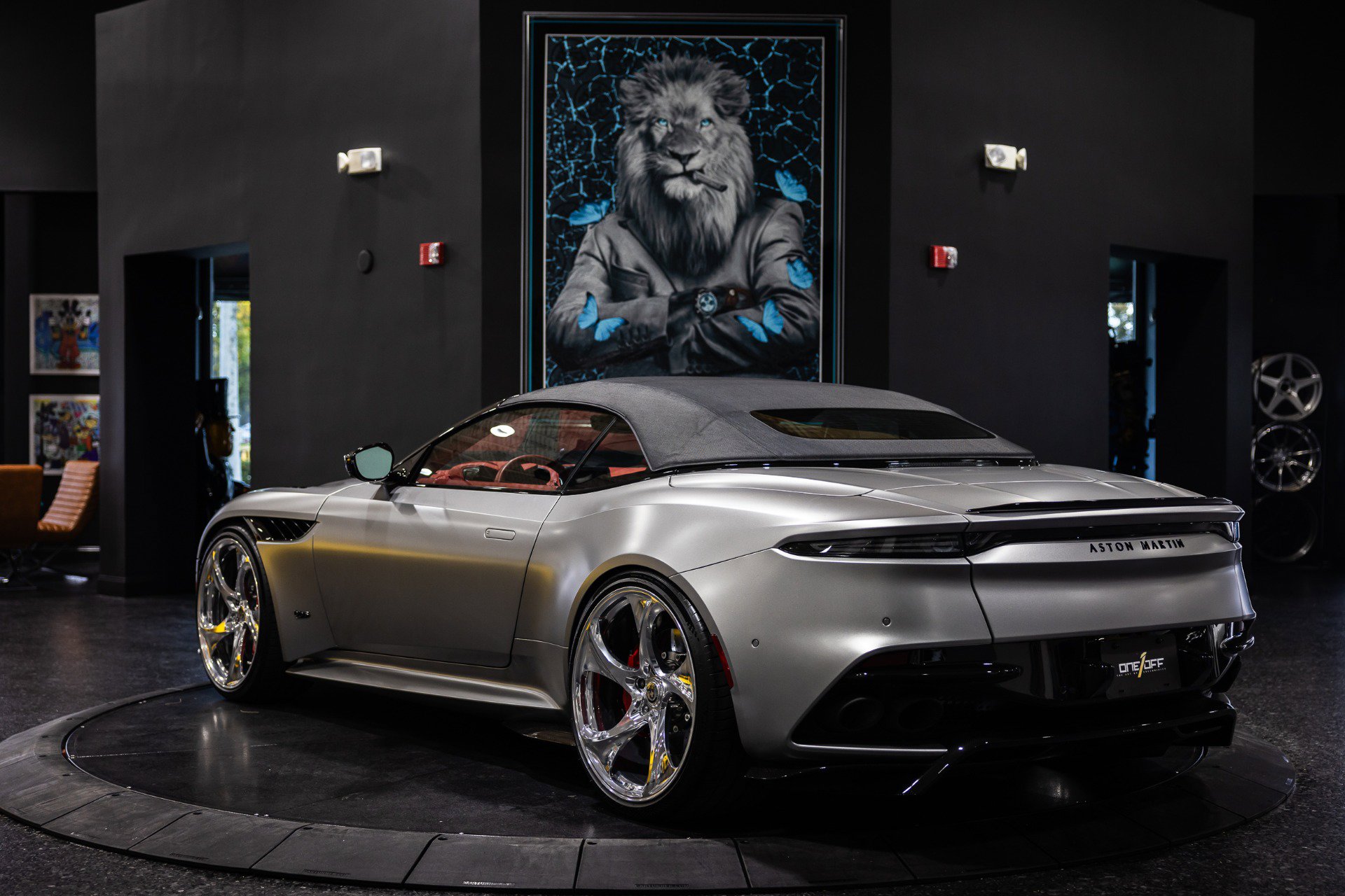 Used 2023 Aston Martin DBS Superleggera Volante image 10