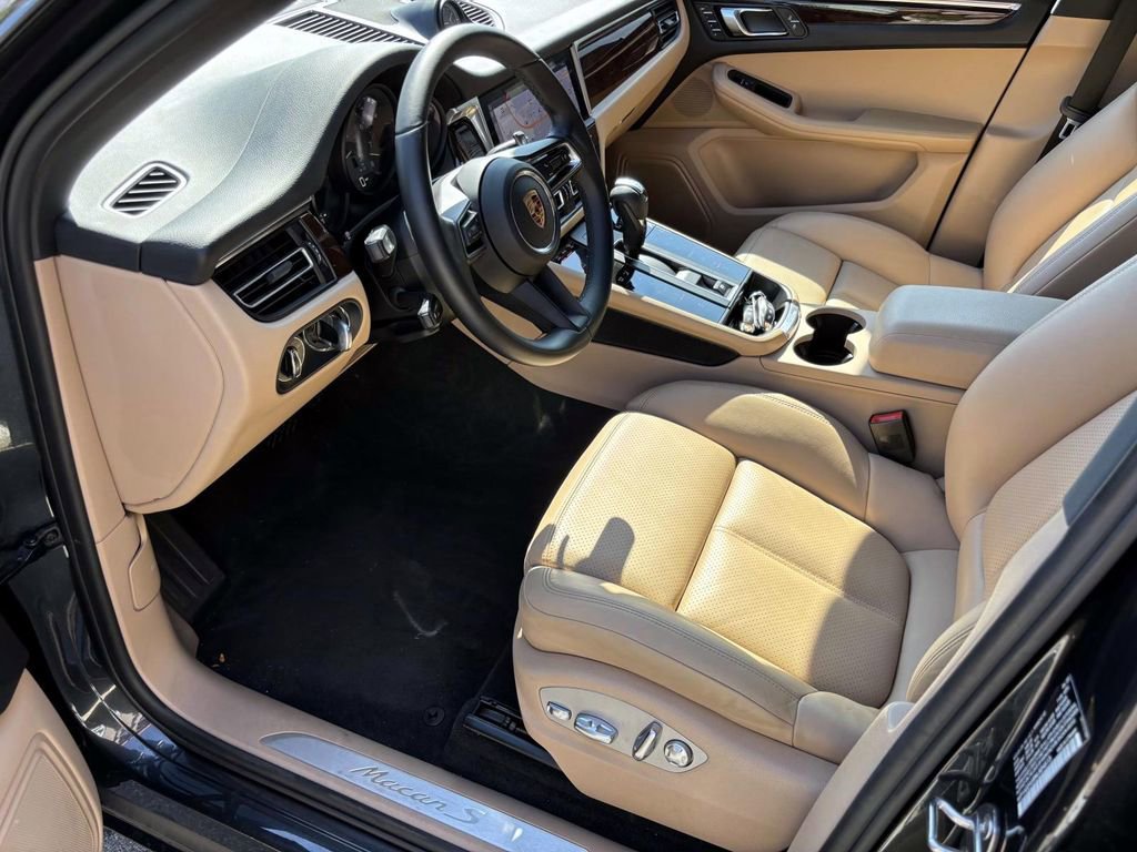 Certified 2022 Porsche Macan S image 19