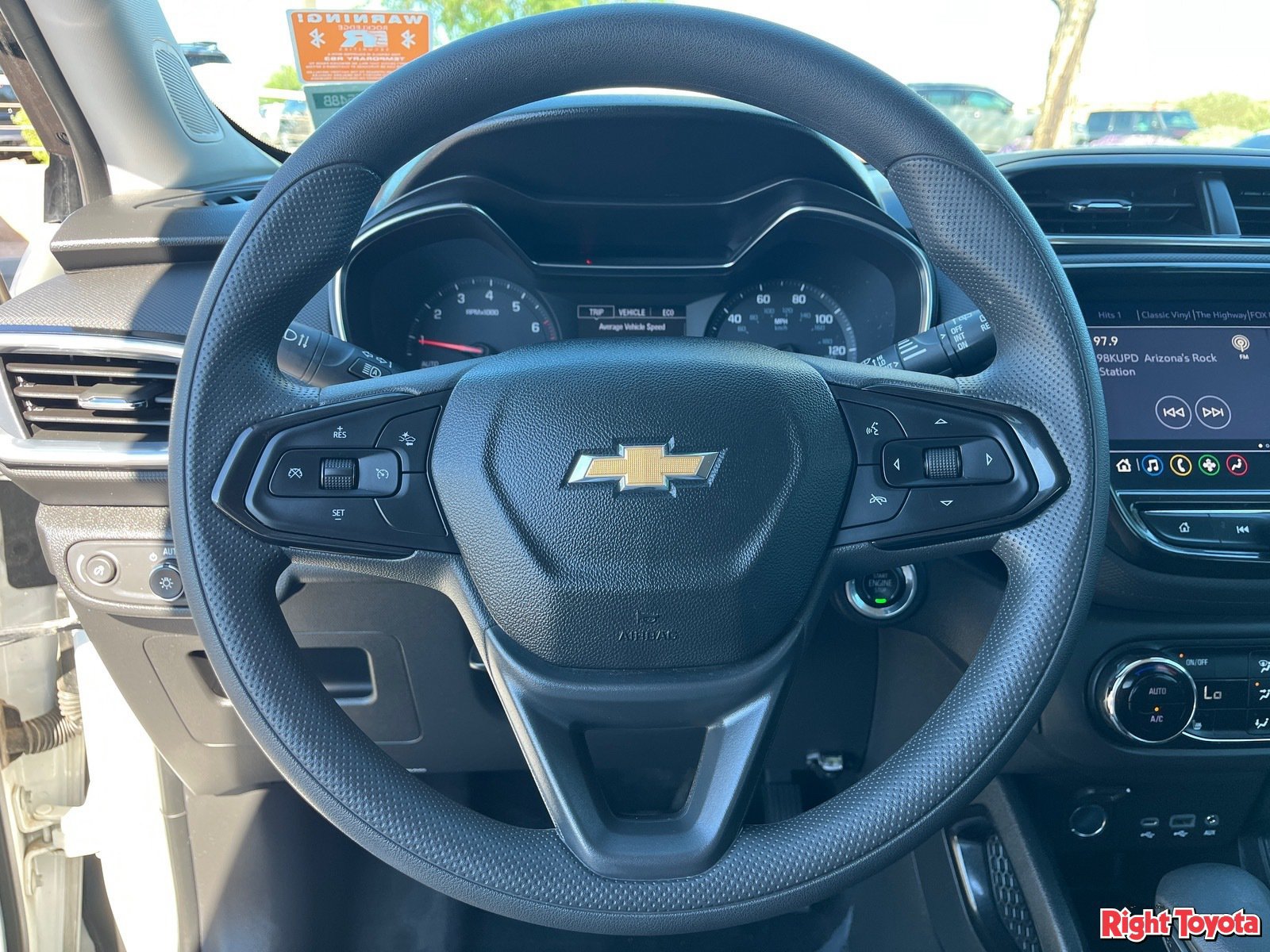 Used 2022 Chevrolet TrailBlazer LT w/ Convenience Package FWD image 21
