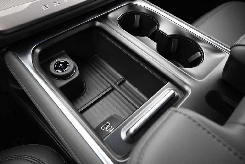 New 2027 Ford Expedition Max Active RWD image 17
