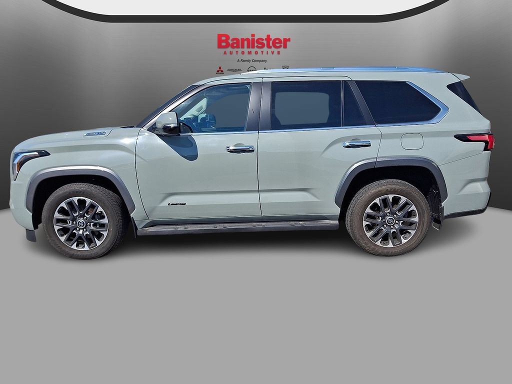 Used 2024 Toyota Sequoia Limited w/ Tow Technology Package AWD/4WD image 7