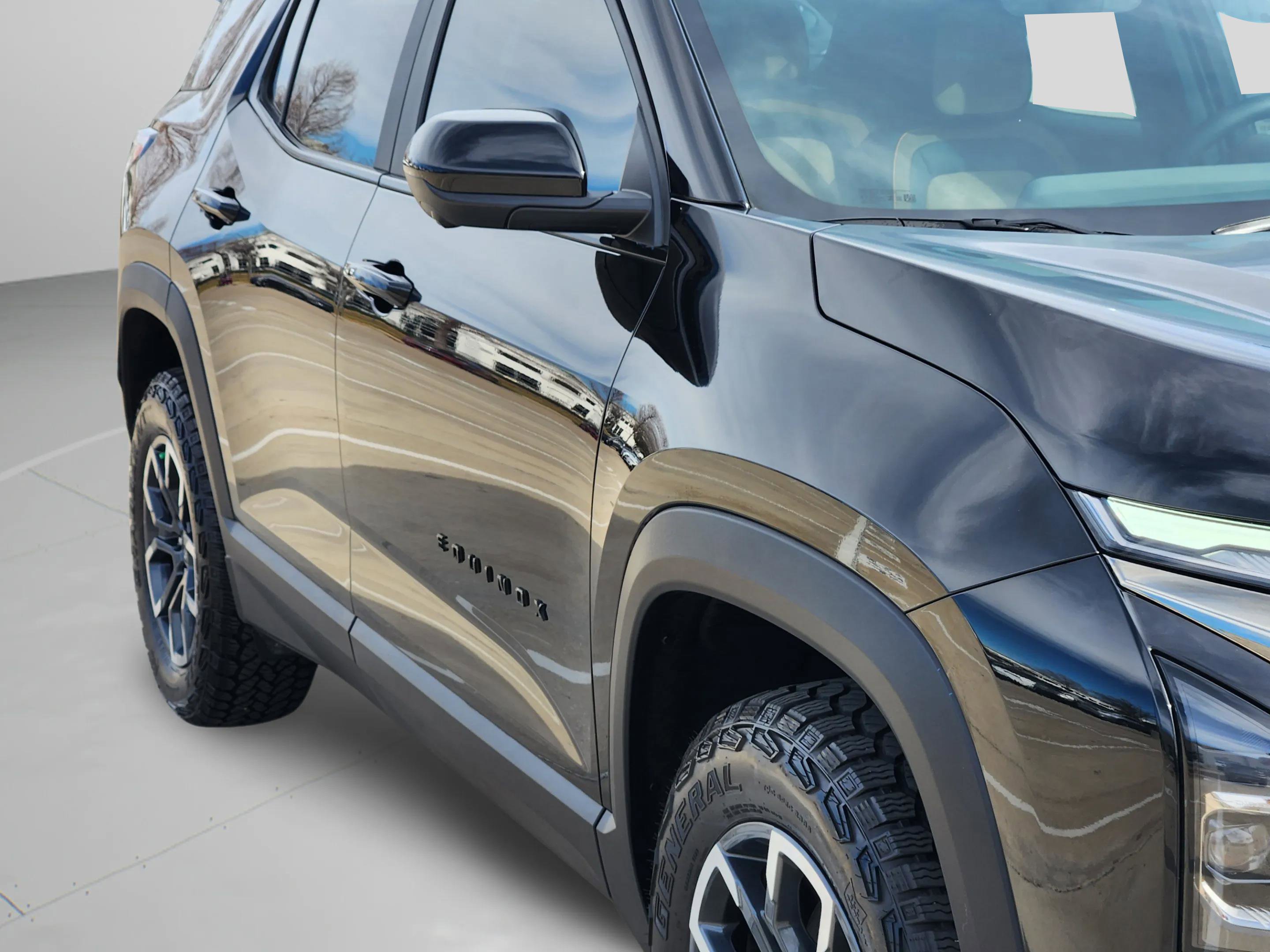 Used 2025 Chevrolet Equinox ACTIV w/ Safety and Technology Package image 9