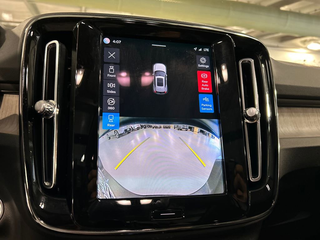 Certified 2023 Volvo XC40 B5 Plus w/ Driver Assist Package image 17