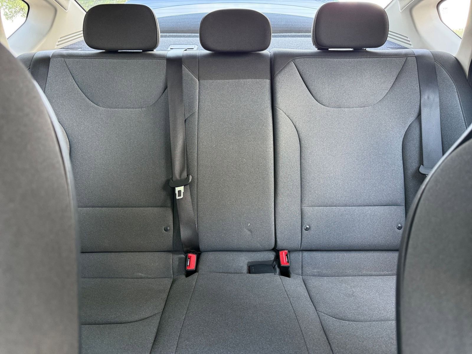 Used 2025 Kia K4 LXS image 40