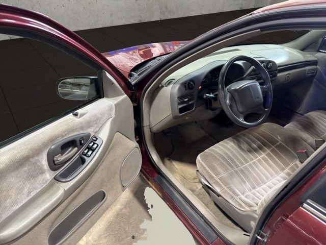 Used 2001 Chevrolet Lumina w/ Preferred Equipment Group FWD image 16