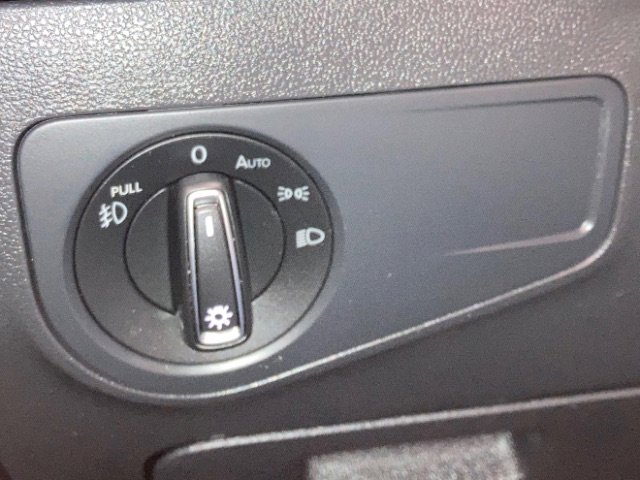 Used 2019 Volkswagen Tiguan SEL image 25