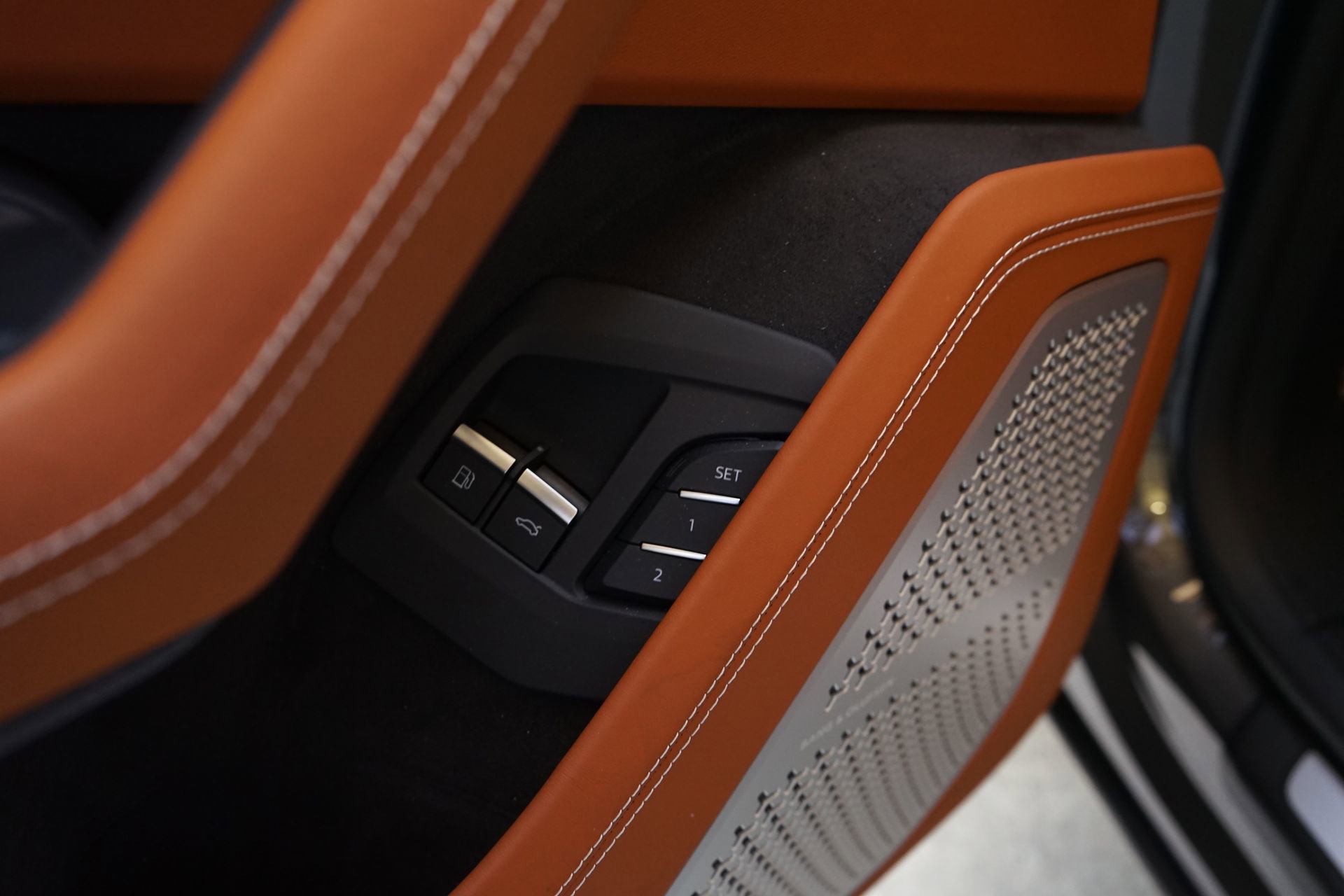 Used 2025 Lamborghini Urus SE image 31