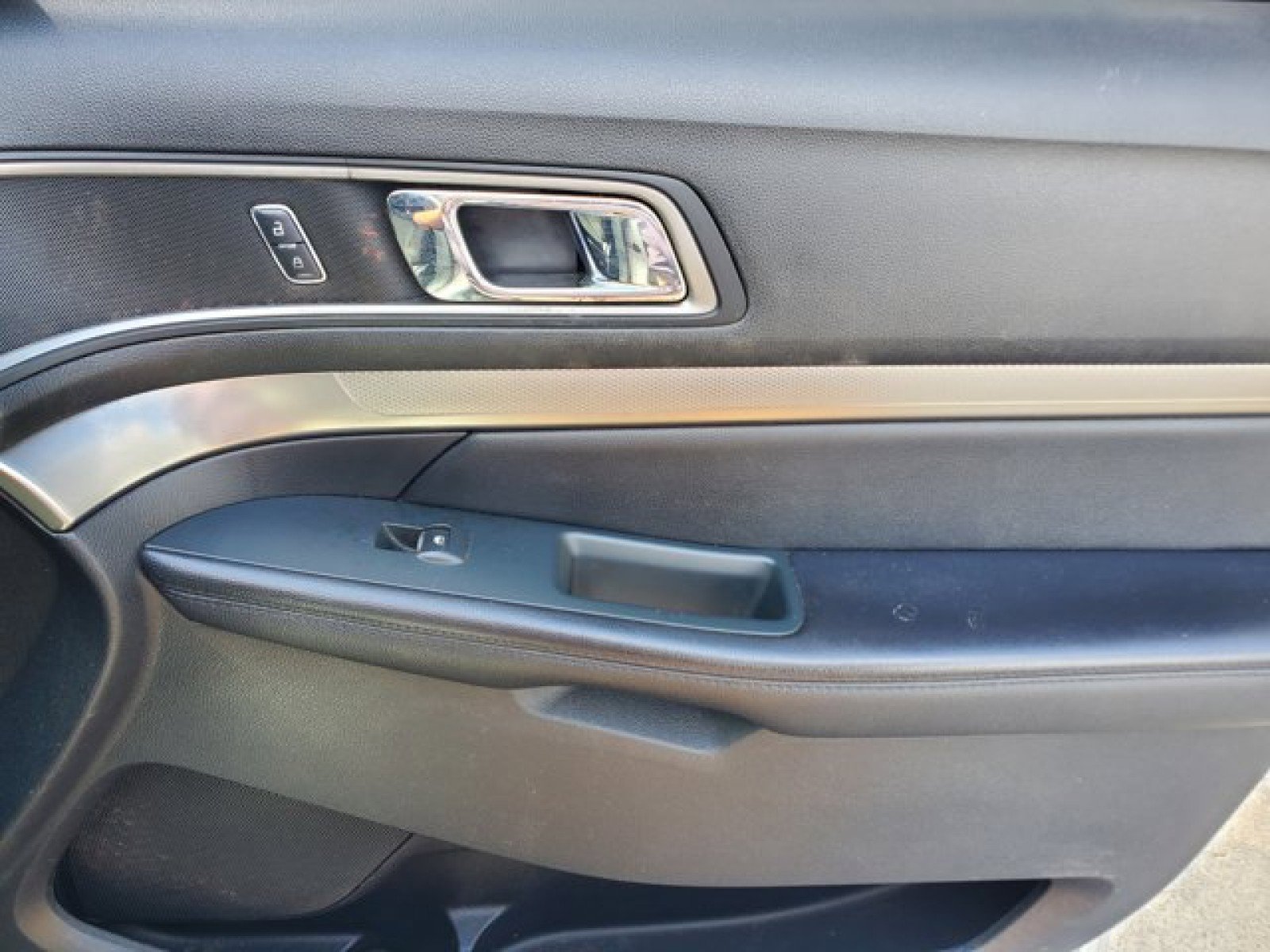 Certified 2018 Ford Explorer XLT image 34