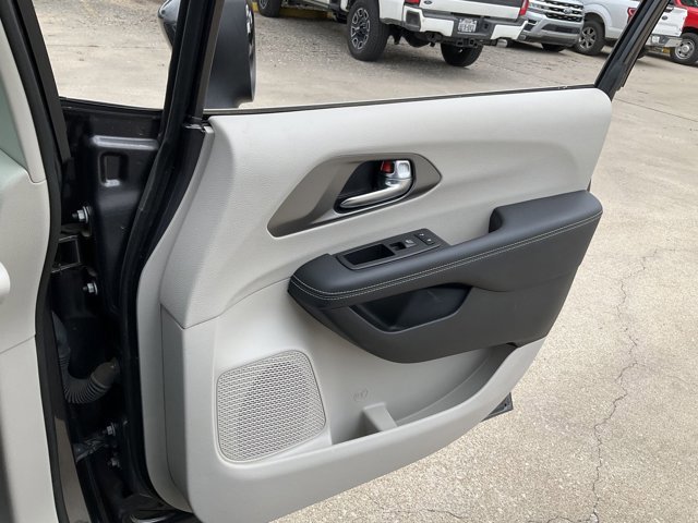 Used 2023 Chrysler Pacifica Touring-L FWD image 19