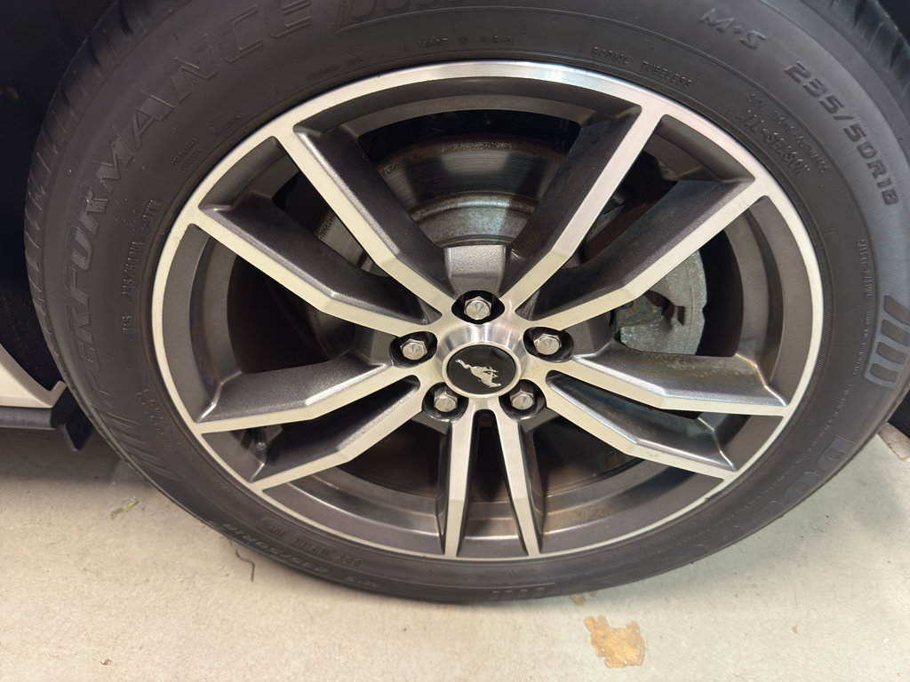 Used 2017 Ford Mustang Coupe RWD image 28