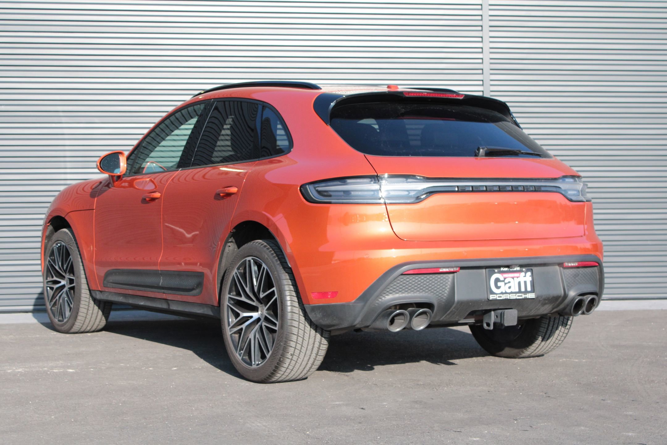 Used 2023 Porsche Macan image 3