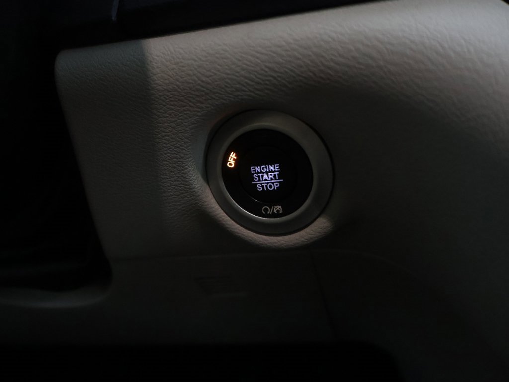 Used 2020 Chrysler Pacifica Touring-L image 37