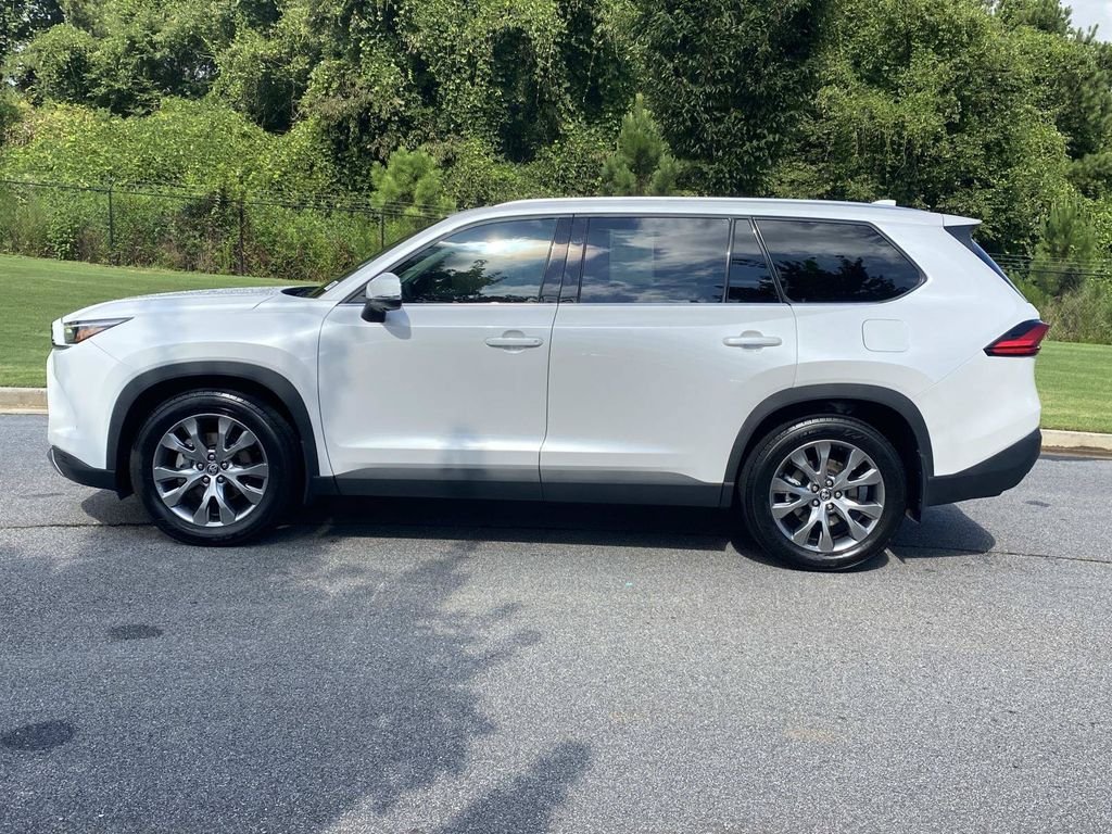 Used 2024 Toyota Grand Highlander AWD Hybrid image 11