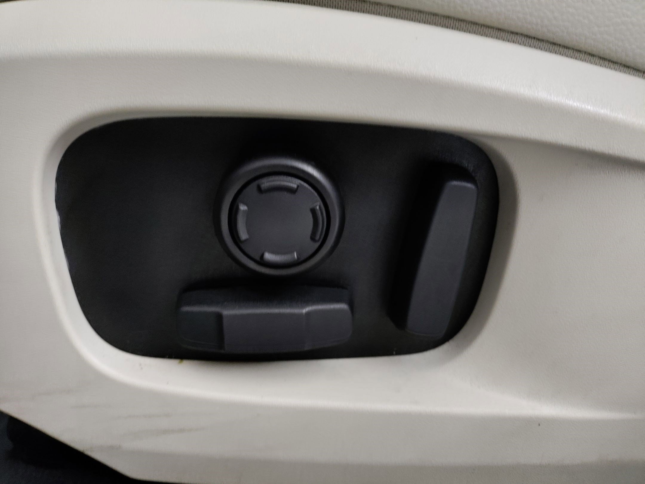 Used 2024 Jaguar F-PACE R-Dynamic S image 14