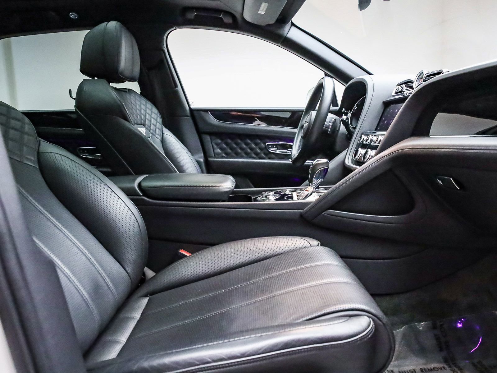 Used 2021 Bentley Bentayga image 16