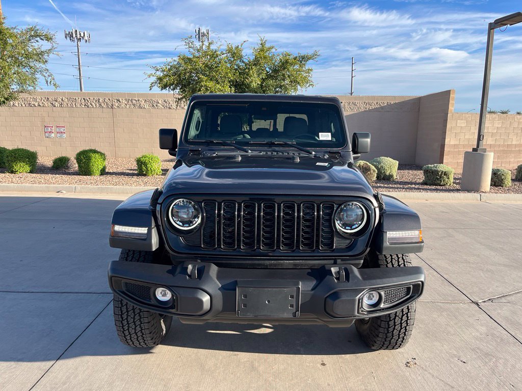 Used 2024 Jeep Gladiator Overland AWD/4WD image 4
