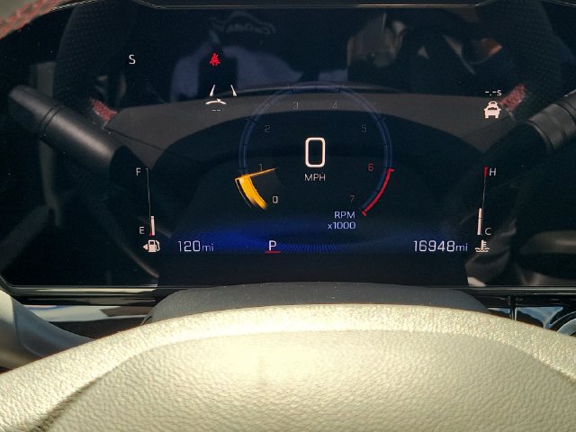 Used 2025 Chevrolet Trax RS FWD image 29