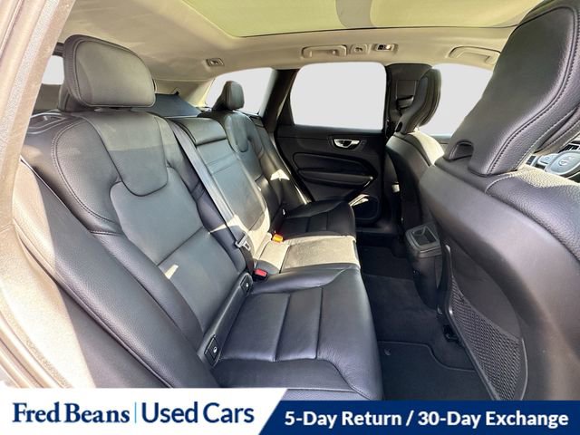 Used 2021 Volvo XC60 T5 Momentum image 29